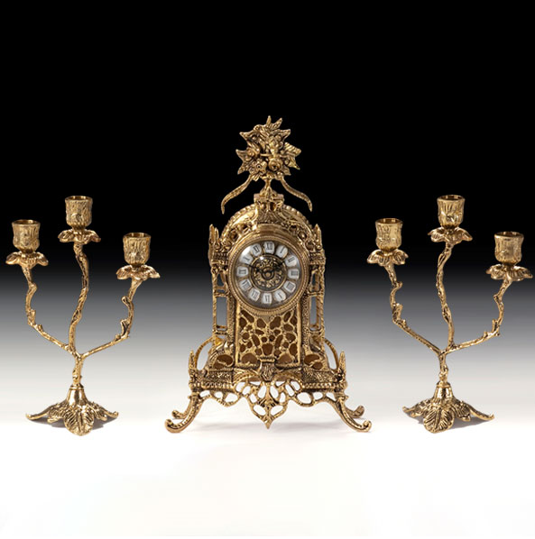 Часы каминные с канделябрами на 3 свечи (бронза, золото) Испания     