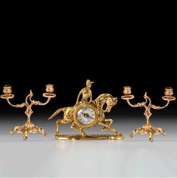 Часы каминные с канделябрами на 2 свечи (бронза, золото) Испания      